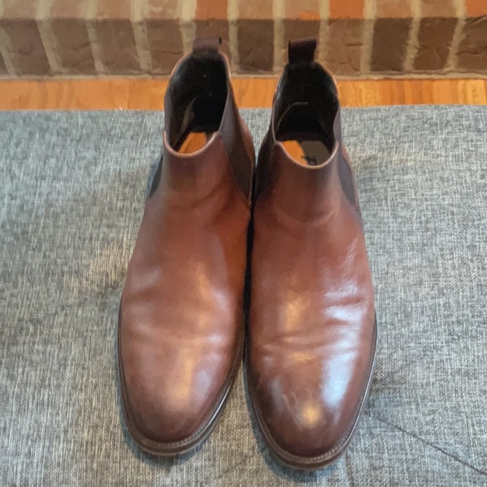 Men's Classic Brown “Chelsea” Boots Size 9M